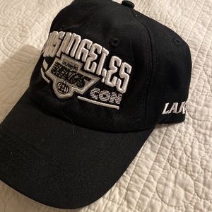 🏒- *RARE* LOS ANGELES KINGS/Comic Con HAT~BRAND NEW - Unisex